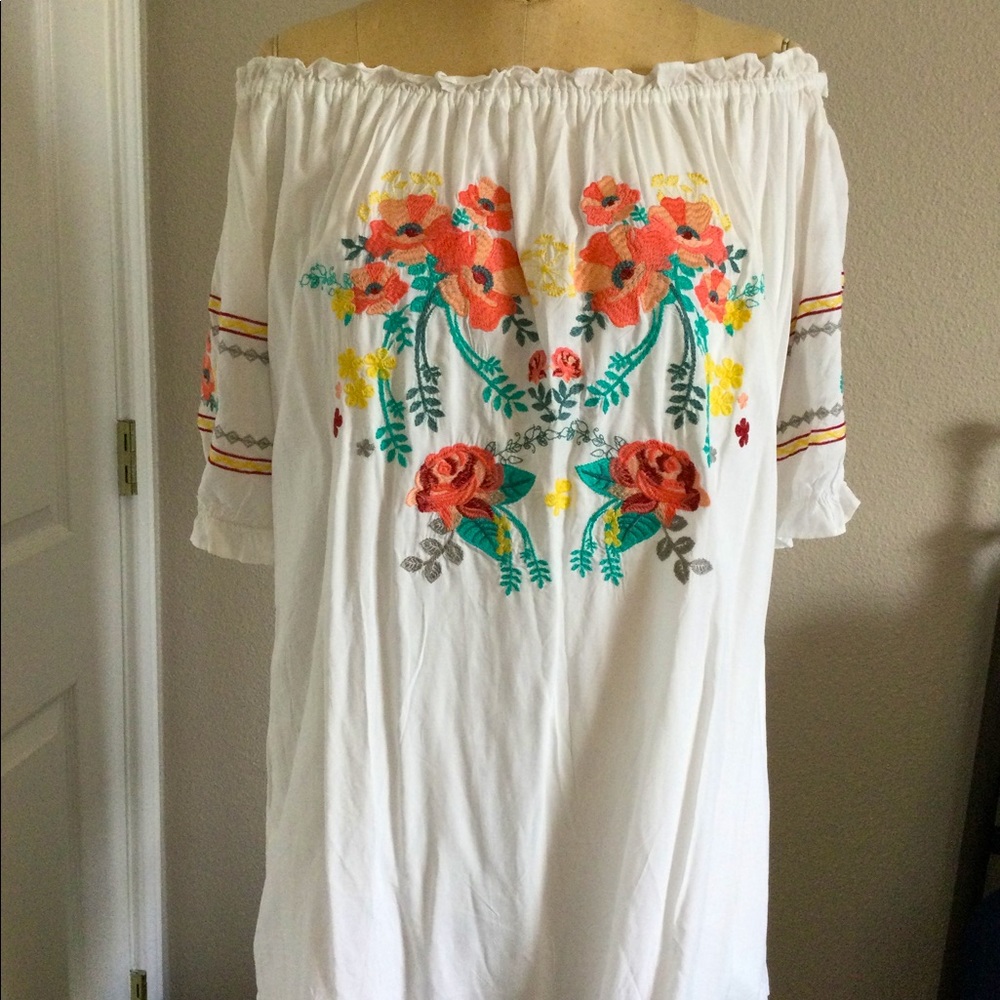 Off the shoulder embroidered midi dress lined